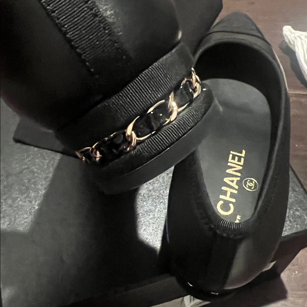 CHANEL chained heel flat - Picture 2 of 5